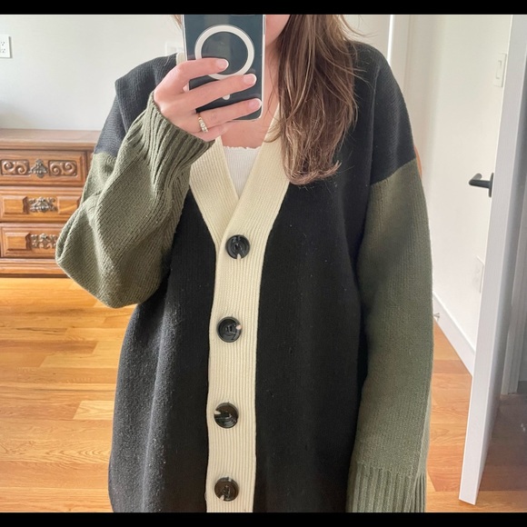 PRIMARK Oversized Color Block Knit Cardigan (US size 2-4, UK size 6-8) - Picture 2 of 9